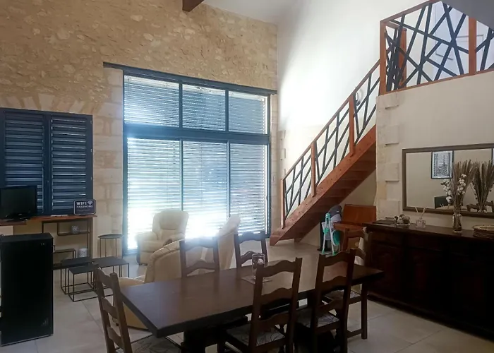Maison De Charme Aux Grands Volumes